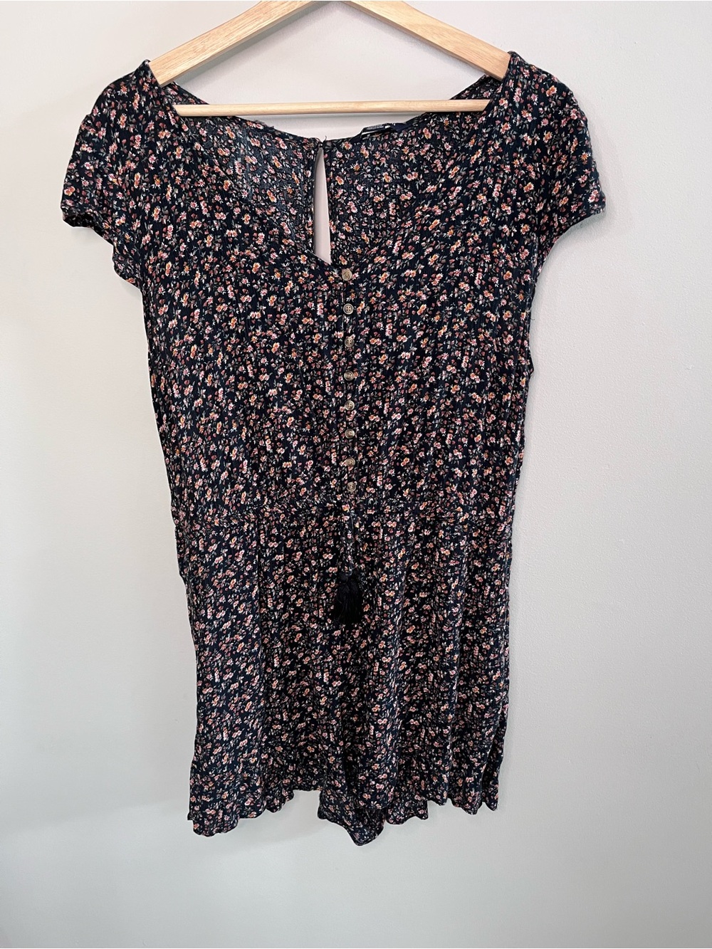 American Eagle Floral Romper XL Black Ditsy Print Button Front Keyhole Back